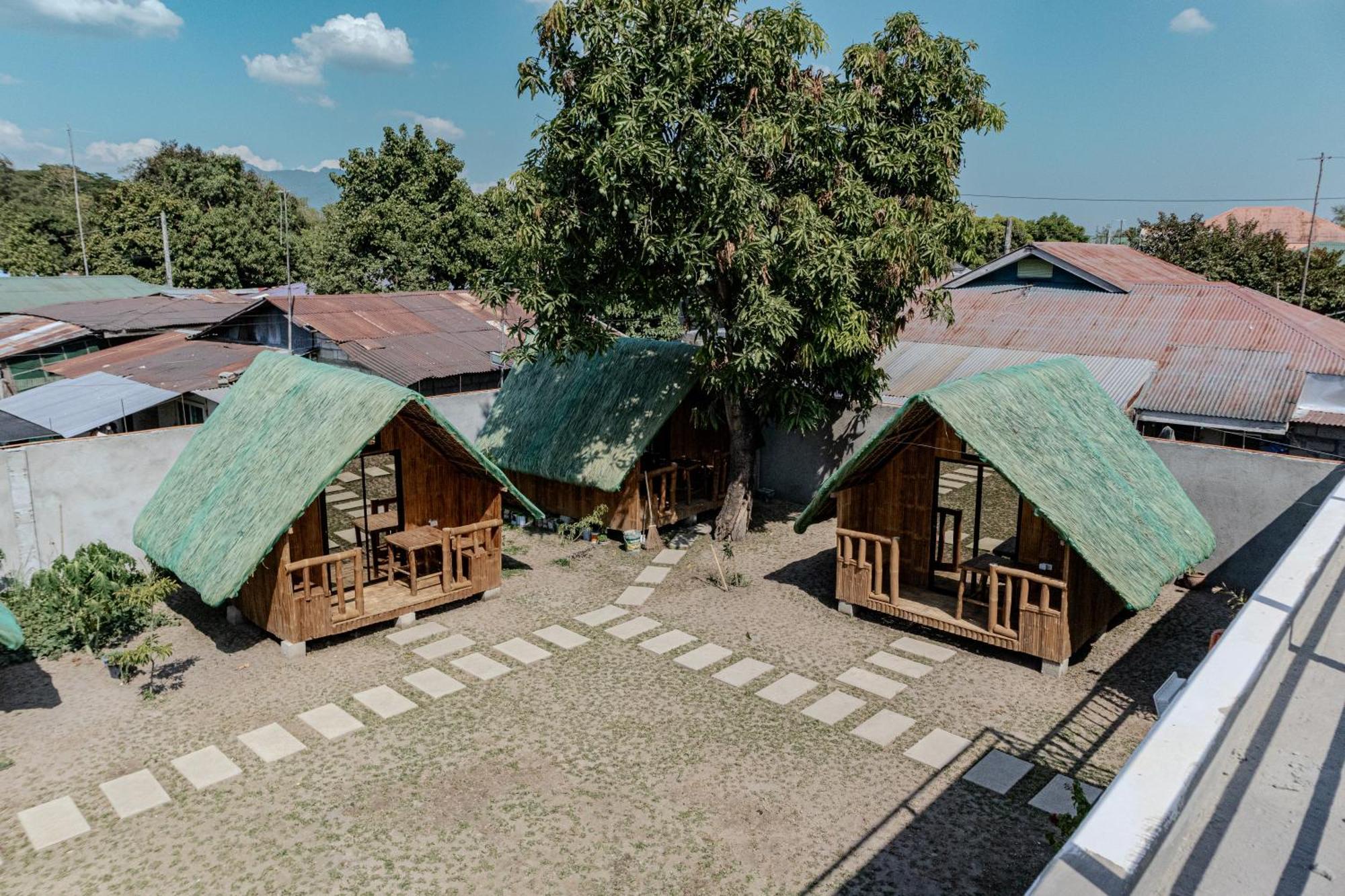 A Poolside Cafe Resort Magalang Kültér fotó